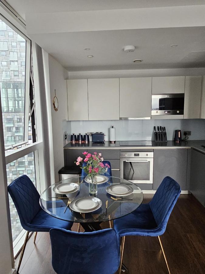 2 Bed Luxurious Apartments Canary Wharf London Eksteriør billede