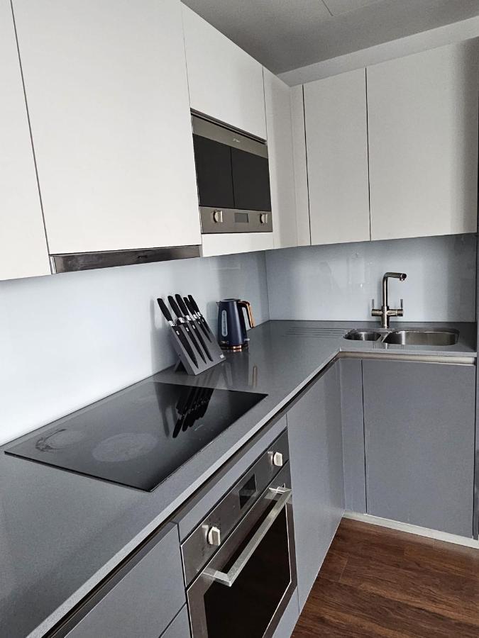 2 Bed Luxurious Apartments Canary Wharf London Eksteriør billede