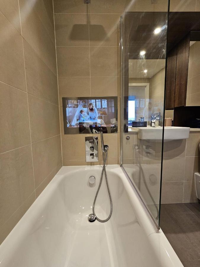 2 Bed Luxurious Apartments Canary Wharf London Eksteriør billede